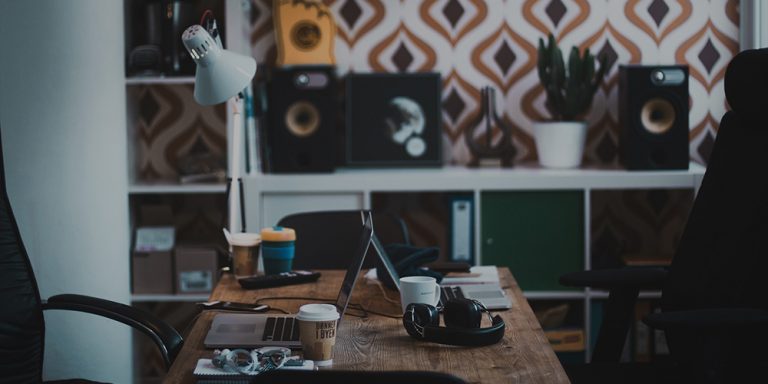 Hiện thanh Menu (Navbar) khi trượt lên với jQuery